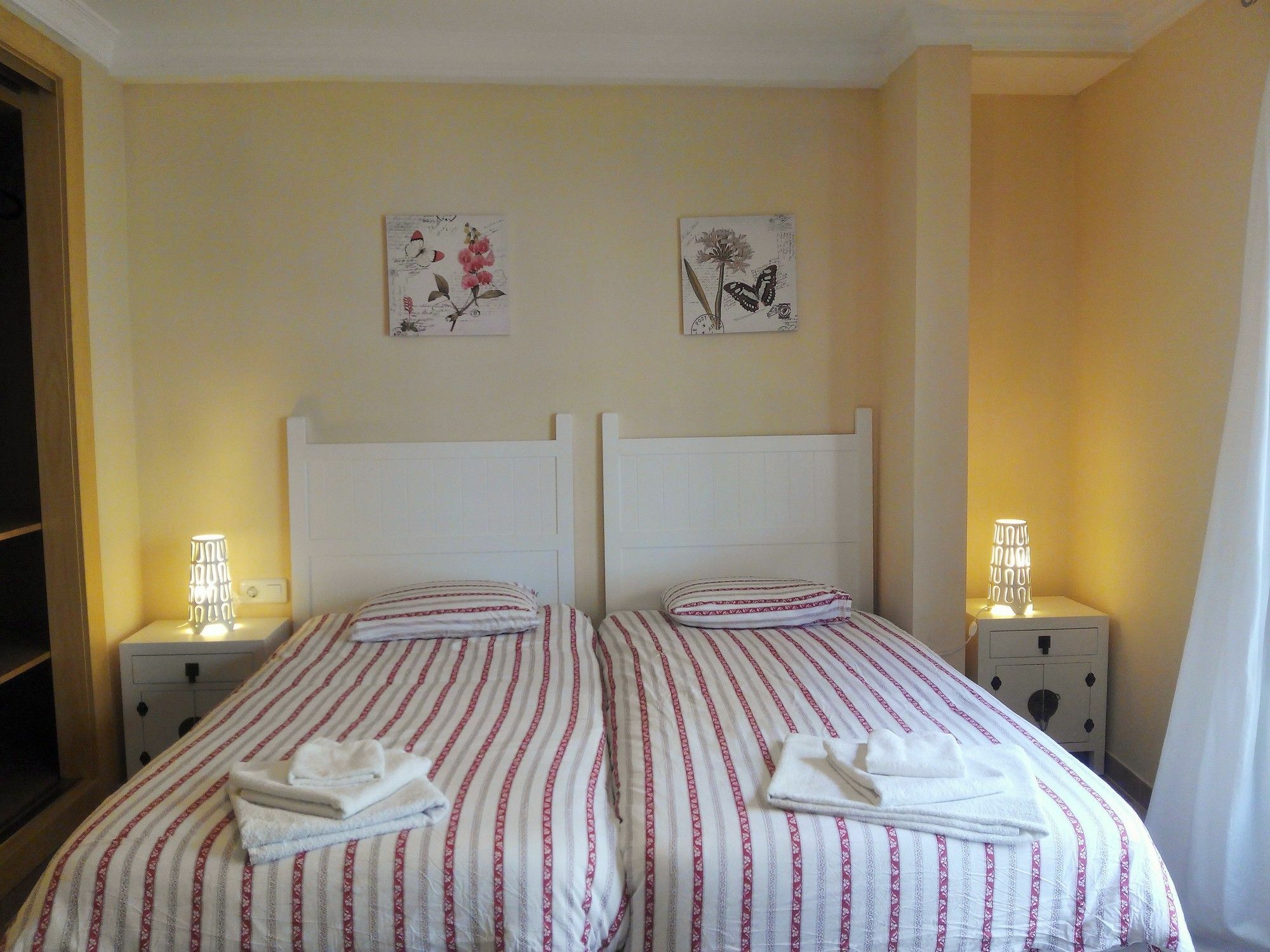Malaga Centro Apartamentos Luaran gambar