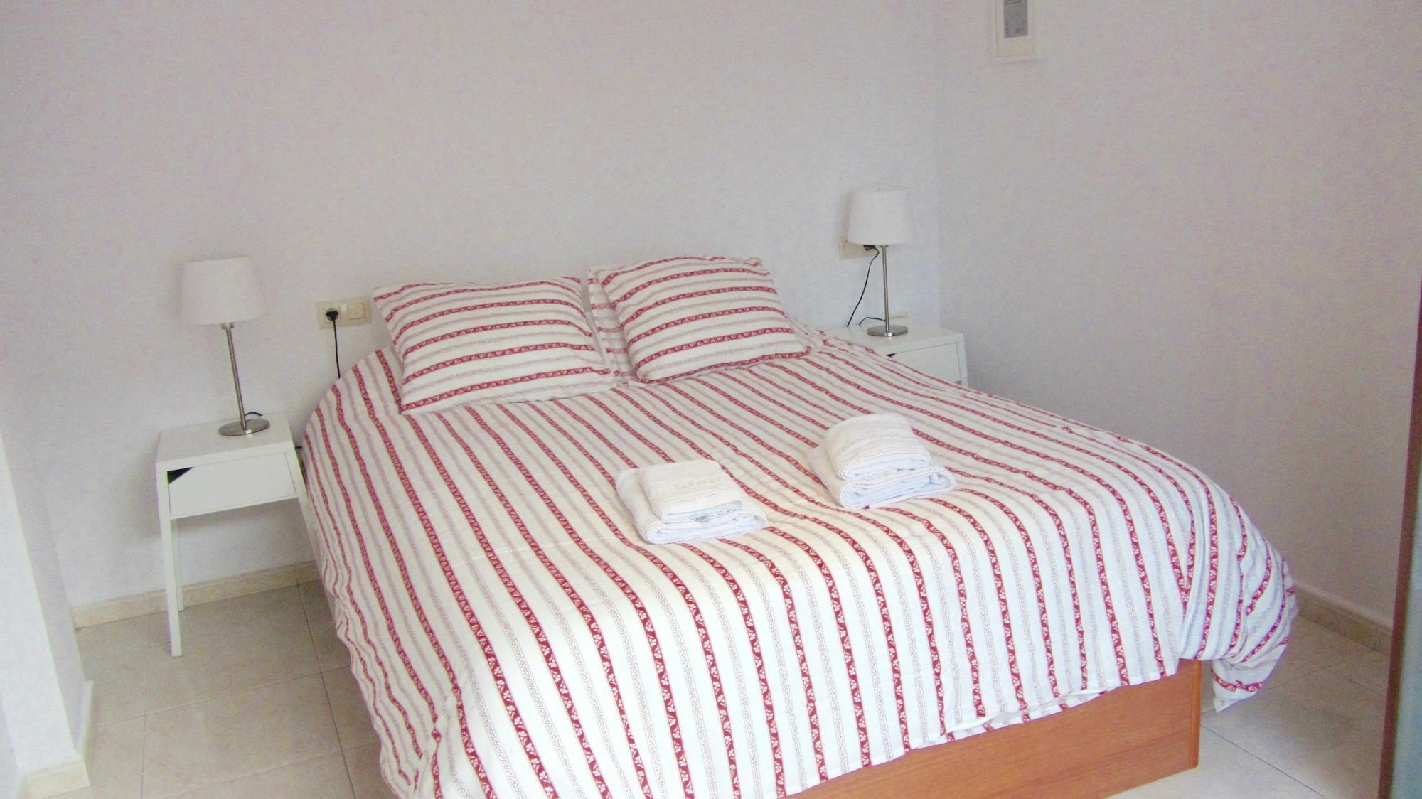 Malaga Centro Apartamentos Luaran gambar