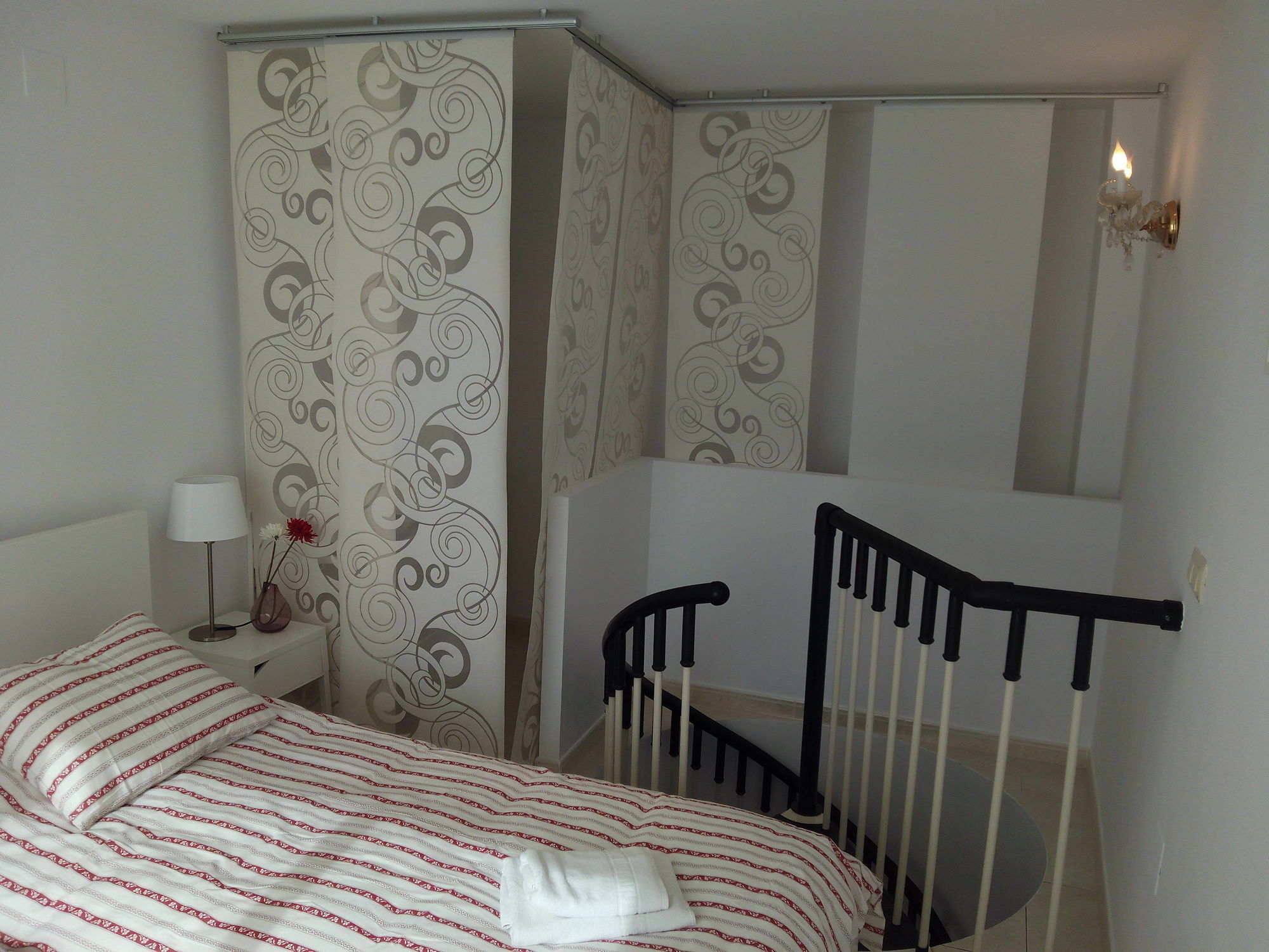 Malaga Centro Apartamentos Luaran gambar